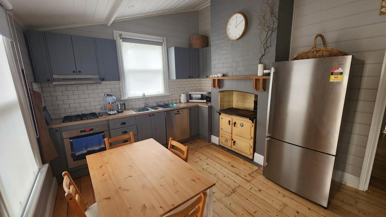 'pickett's Cottage' - Circa 1868 - Oldest In Knox! Holiday home